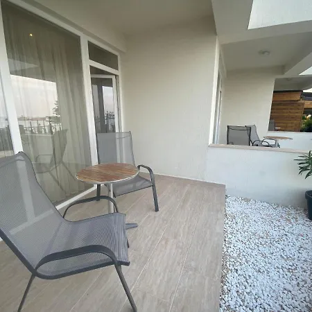 Lemon בית הארחה קוסטינסטי