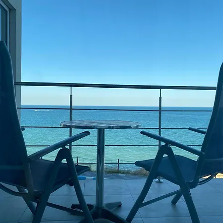 בית הארחה Lemon קוסטינסטי